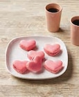 Macaron cœur framboise ou macaron coeur en promo chez Super U Macaron cœur framboise ou macaron coeur dans le catalogue Super U