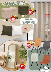 Pouf Angebote im Prospekt "DOSE DE douceur À PRIX MINI !" von Maxi Bazar auf Seite 11