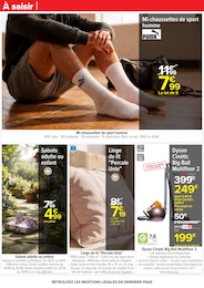 Offre Chaussettes dans le catalogue Carrefour du moment à la page 73