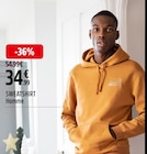 Promo Sweatshirt homme à 34,99 € dans le catalogue Intersport à Chambourcy