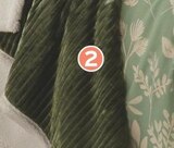 PLAID CÔTELÉ SHERPA - DOMEDIA en promo à 9,73 € chez Intermarché Super PLAID CÔTELÉ SHERPA - DOMEDIA dans le catalogue Intermarché Super