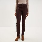 Promo Pantalon slim stretch marron foncé femme à 19,99 € dans le catalogue La Halle à Dreux