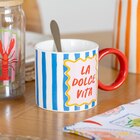 Mug motif rayures colore dans le catalogue B&M