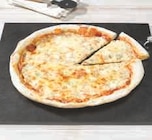 Pizza 4 Fromages ou Capricciosa en promo chez U Express Le Havre à 8,95 €