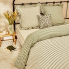 Coussin imprimé fleurs - TEX HOME en promo chez Carrefour Échirolles à 5,99 €