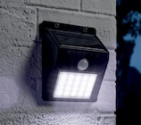 Lampe solaire murale à LED - I-GLOW en promo chez Norma Lampe solaire murale à LED - I-GLOW dans le catalogue Norma