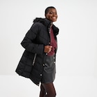 Doudoune ceinturée mi-longue à capuche noir femme en promo chez La Halle Courbevoie à 48,99 €