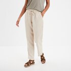 Pantalon droit 7/8ème lin mélangé beige femme - La Halle à Strasbourg Pantalon droit 7/8ème lin mélangé beige femme en promo chez La Halle Strasbourg à 20,79 €