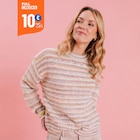 Promo Pull droit col rond manches longues multicolore femme à 10,00 € dans le catalogue La Halle à Saint-Martial-d'Artenset