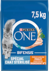 CROQUETTES AU POULET POUR CHAT STÉRILISÉ PURINA ONE - PURINA en promo chez Auchan Hypermarché Poitiers à 21,10 €