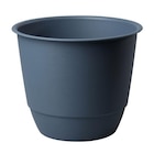 Botanic Démouville - Promo Pot en matière recyclée coloris bleu jean Poetic Joy 25 - diamètre 24,6 x H 20,3 cm Promo Pot en matière recyclée coloris bleu jean Poetic Joy 25 - diamètre 24,6 x H 20,3 cm à 3,33 € dans le catalogue Botanic à Démouville