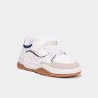 Tennis basses à scratchs blanc garçon à 14,99 € dans le catalogue La Halle