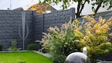 BETONZAUN-PLATTE „CASA BORSIKA“ für 31,99 € bei OBI im Angebot BETONZAUN-PLATTE „CASA BORSIKA“ im aktuellen OBI Prospekt