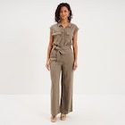 Combinaison pantalon lin mélangé vert kaki femme en promo chez La Halle Combinaison pantalon lin mélangé vert kaki femme dans le catalogue La Halle