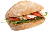 Steinofen Tomaten Mozzarella Brötchen im Angebot bei REWE in Remscheid Steinofen Tomaten Mozzarella Brötchen Angebote bei REWE Remscheid für 2,00 €