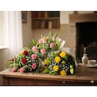 Bouquet duo de roses et lys - CARREFOUR en promo chez Carrefour Saint-Priest à 9,99 €