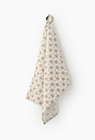 Torchon imprimé toile de Jouy 50x70cm 100% coton recyclé - Monoprix Margaret Torchon imprimé toile de Jouy 50x70cm 100% coton recyclé à 3,64 € dans le catalogue Monoprix Margaret