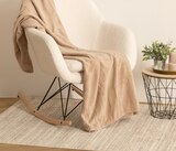 Plaid microfibre 200g 125×150cm - Maxi Bazar à Levallois-Perret Plaid microfibre 200g 125×150cm en promo chez Maxi Bazar Levallois-Perret à 5,99 €