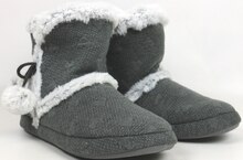 Damen Hüttenschuh bei Zimmermann in Rüsselsheim Damen Hüttenschuh im Angebot bei Zimmermann Rüsselsheim für 7,99 €