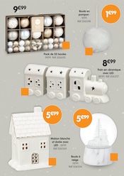 Promos Boule À Neige dans le catalogue "Décoration de Noël" de B&M à la page 24