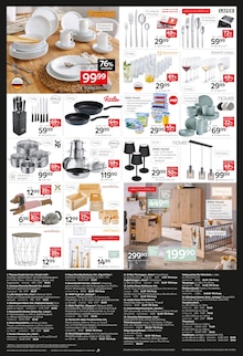 Kleiderschrank im XXXLutz Möbelhäuser Prospekt "BLACK SHOPPING WEEK" mit 20 Seiten (Essen)