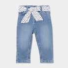 Jeans ceinture foulard denim double stone bébé fille dans le catalogue La Halle
