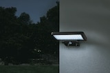 Aktuelles LED-Solar-Strahler mit Bewegungsmelder Angebot bei Lidl in Frankfurt (Main) ab 4,99 €