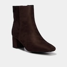 La Halle Fleurance - Promo Bottines à talon bloc suédine zip marron foncé femme Promo Bottines à talon bloc suédine zip marron foncé femme à 25,19 € dans le catalogue La Halle à Fleurance