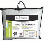 Promo Couette toutes saisons à 29,99 € dans le catalogue Maxi Bazar à Saint-Pol-sur-Ternoise