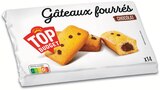 Gâteaux fourrés chocolat - Top Budget en promo chez Intermarché Hyper Versailles à 2,00 €