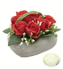 Pot cœur roses - Maxi Bazar Pot cœur roses à 14,99 € dans le catalogue Maxi Bazar