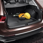 Gepäckraumschale für den Extra-Schutz im Kofferraum bei Volkswagen im Marienberg Prospekt für 104,20 €