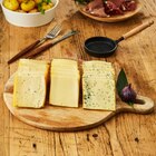 Plateau 3 saveurs pour raclette : tranchettes nature, poivre, ail des ours - LIVRADOIS dans le catalogue Carrefour