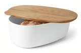 Tchibo im Supermarkt - Brotkasten mit Schneidebrett Angebot im Prospekt Brotkasten mit Schneidebrett bei Tchibo im Supermarkt im Prospekt "" für 24,99 €