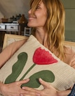 Housse de coussin en promo chez Maisons du Monde Housse de coussin dans le catalogue Maisons du Monde