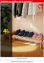 Chaussures Angebote im Prospekt "70 % D’ÉCONOMIES SUR UNE SÉLECTION DE PRODUITS D'HYGIÈNE" von Carrefour auf Seite 2