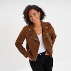 Promo Veste courte esprit biker effet suédine camel femme à 27,99 € dans le catalogue La Halle à Bergerac