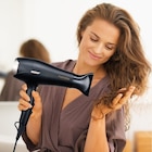 Sèche cheveux pliable en promo chez Gifi Sèche cheveux pliable dans le catalogue Gifi