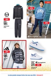 Offre Survêtement Enfant dans le catalogue Intersport du moment à la page 9