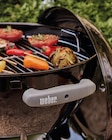 Barbecue à charbon "Bar B Kettle" en promo chez Jardiland Reims à 119,00 €