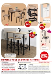 Offre Chaise Salle À Manger dans le catalogue Maxi Bazar du moment à la page 8