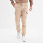 Pantalon cargo slim beige homme en promo chez La Halle Pantalon cargo slim beige homme dans le catalogue La Halle