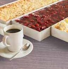 Angebotskuchen mit einer Tasse Kaffee oder Tee Angebote bei Zurbrüggen Herne für 5,90 €