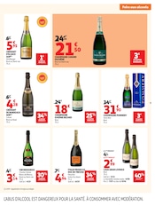 Promos Champagne dans le catalogue "OFFRES DU MOMENT" de Auchan Hypermarché Champagne en promo dans le catalogue Auchan Hypermarché à la page 9