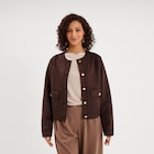 Veste boutonnée effet suédine marron foncé femme en promo chez La Halle Veste boutonnée effet suédine marron foncé femme dans le catalogue La Halle