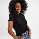 Promo T-shirt col rond manches courtes coton noir femme à 4,99 € dans le catalogue La Halle à Mouroux