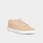 Promo Tennis à lacets beige homme à 19,99 € dans le catalogue La Halle à Saint-Sébastien-sur-Loire