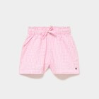 Short droit gaufré taille élastiquée rose fille - La Halle Short droit gaufré taille élastiquée rose fille à 10,99 € dans le catalogue La Halle