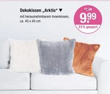 Dekoration im V-Markt Prospekt Dekokissen „Arktis“ im aktuellen V-Markt Prospekt für 9,99 €