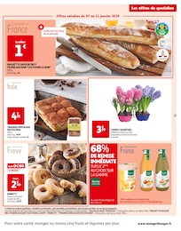 Offre Baguette dans le catalogue Auchan Hypermarché du moment à la page 13